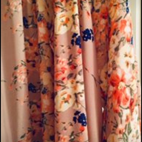 Beautiful Kimono - Picture 2 of 4